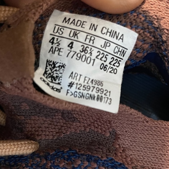 YEEZY BOOST 380‎ REFLECTIVE  SIZE 4.5